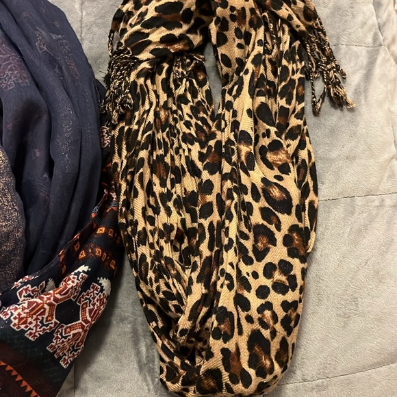 Scarf Bundle - Picture 3 of 4